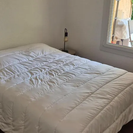 Dom wakacyjny Village, Maison Climatisee, 6 Pers, Piscine, Wifi, Garage, Terrasse