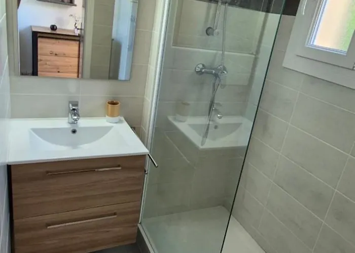 Σπίτι διακοπών Village, Maison Climatisee, 6 Pers, Piscine, Wifi, Garage, Terrasse Agde