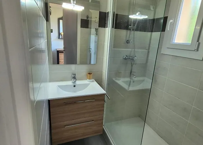 Village, Maison Climatisee, 6 Pers, Piscine, Wifi, Garage, Terrasse Σπίτι διακοπών