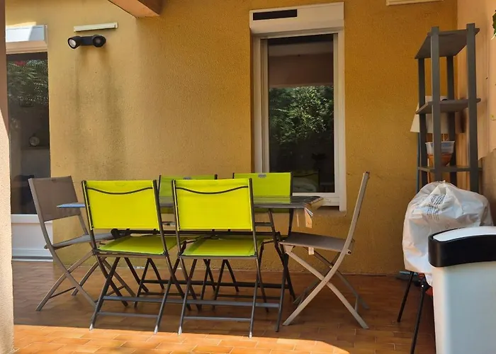 Σπίτι διακοπών Village, Maison Climatisee, 6 Pers, Piscine, Wifi, Garage, Terrasse